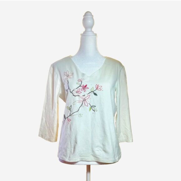 J. Jill Women’s M White 3/4 Sleeve Stretch Shirt Embroidered Flower Top - Picture 3 of 6